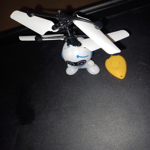 Mini RC Drone - Picture 6 of 8